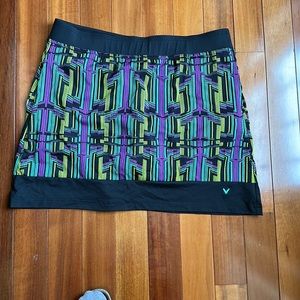Callaway ladies skort with aztecy pattern. 2 side/1 back pocket. Like new XL